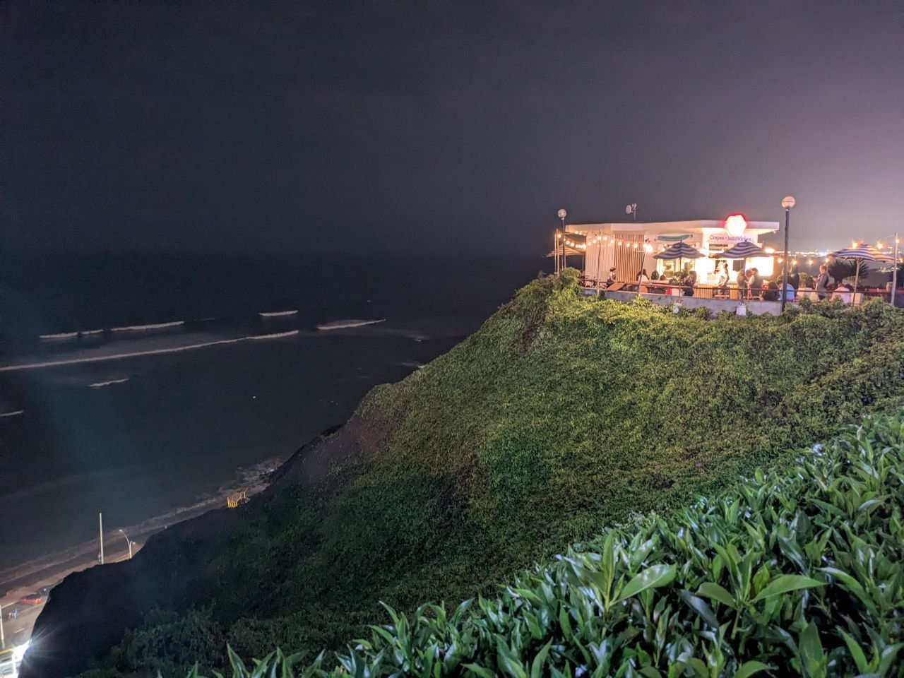 Ещё одна Бесос Франсес с другой стороны моста